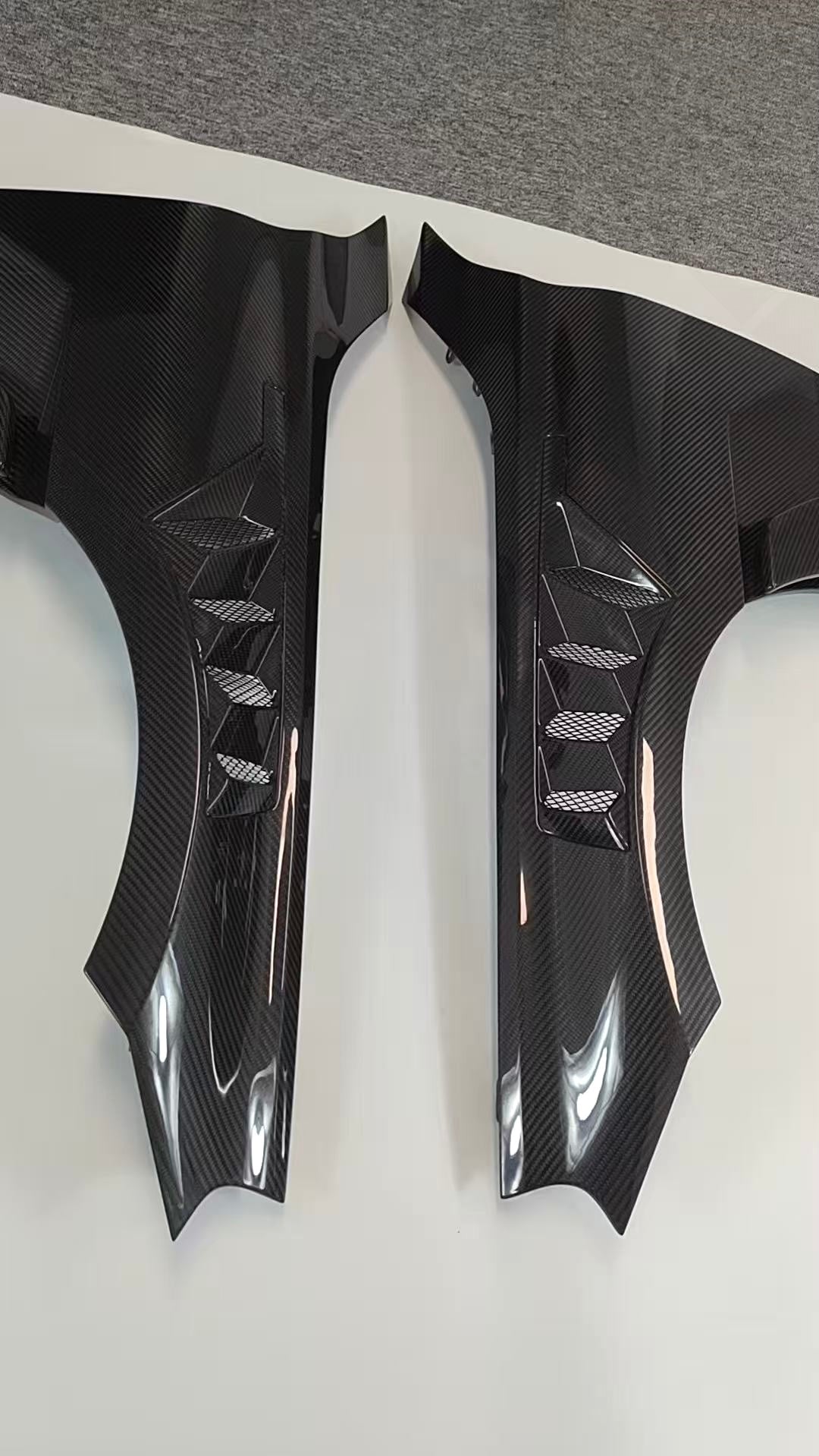 BMW 2 Series G42 M240 Dry Carbon Fiber Fenders 2021+