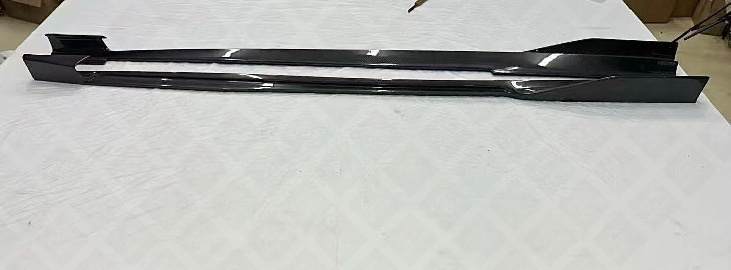 BMW F90 M5 M5C AE Style Carbon Fiber Side Skirts