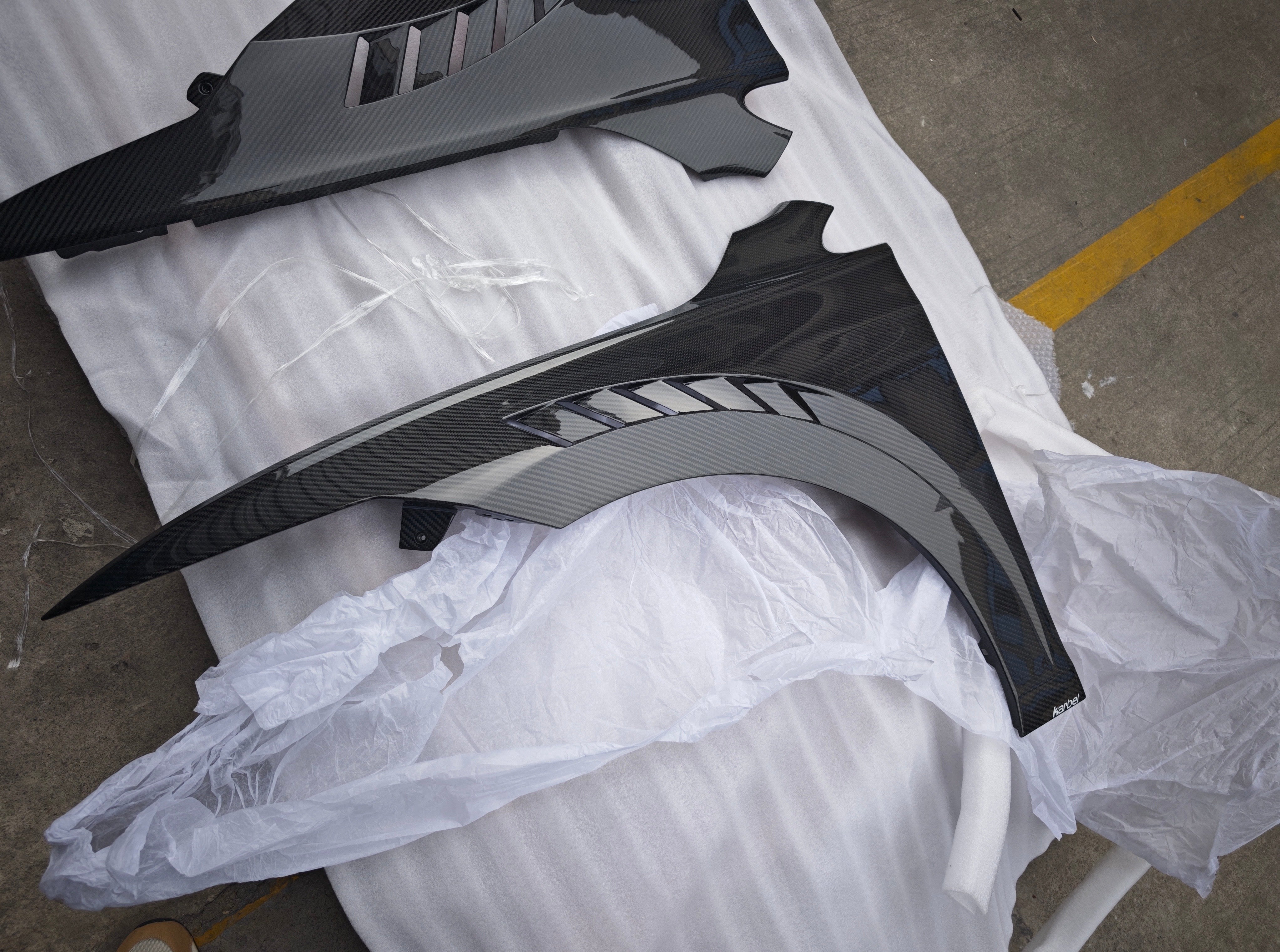 Volkswagen Golf 8/8.5 Carbon Fiber Fenders R/GTI Karbel Design 2020-26