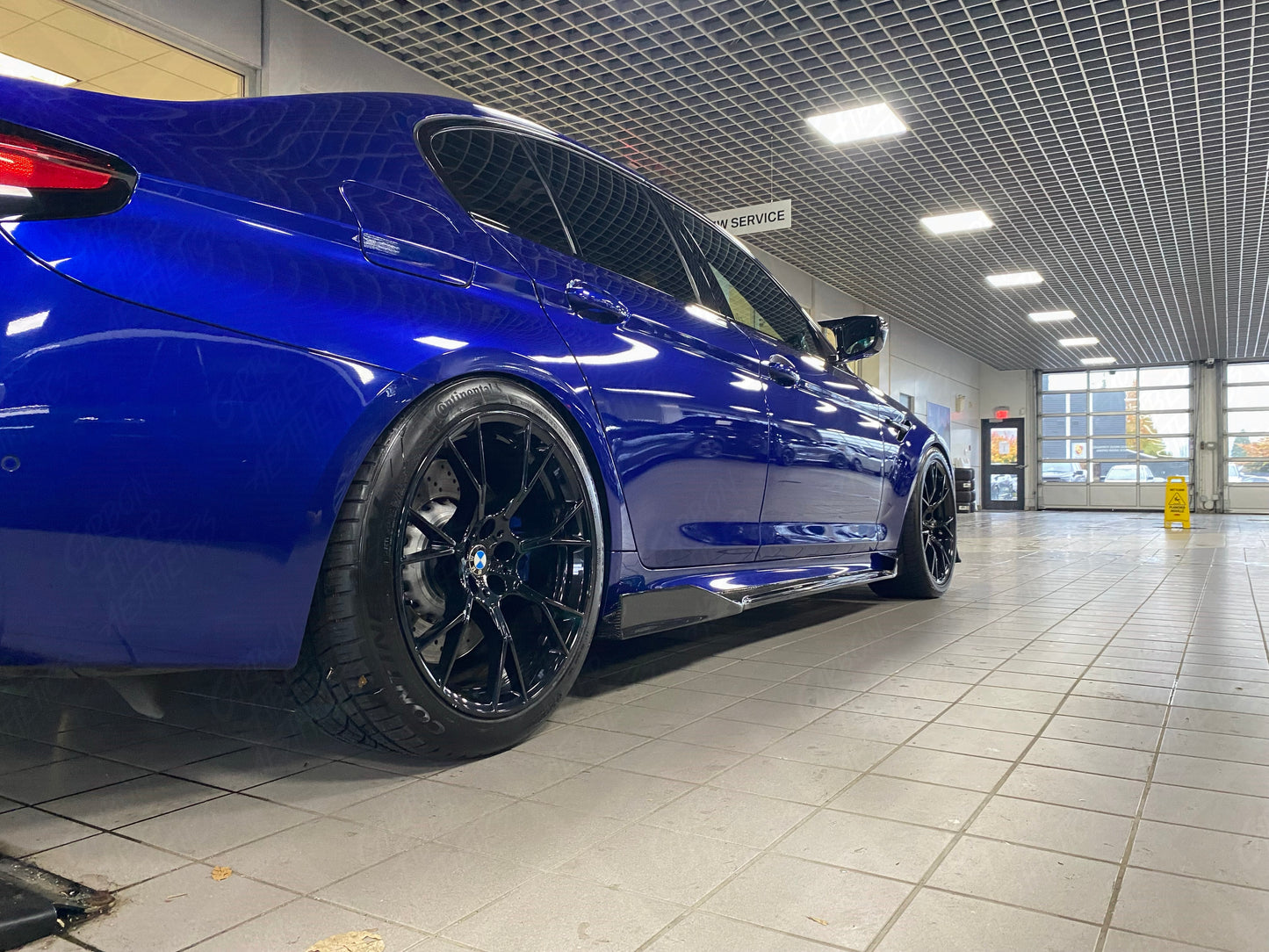 BMW F90 M5 M5C AE Style Carbon Fiber Side Skirts