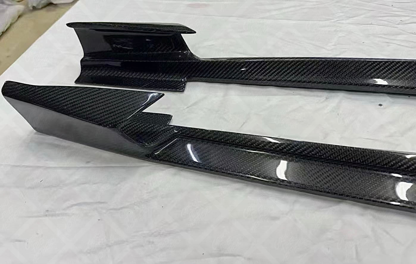 BMW F90 M5 M5C AE Style Carbon Fiber Side Skirts
