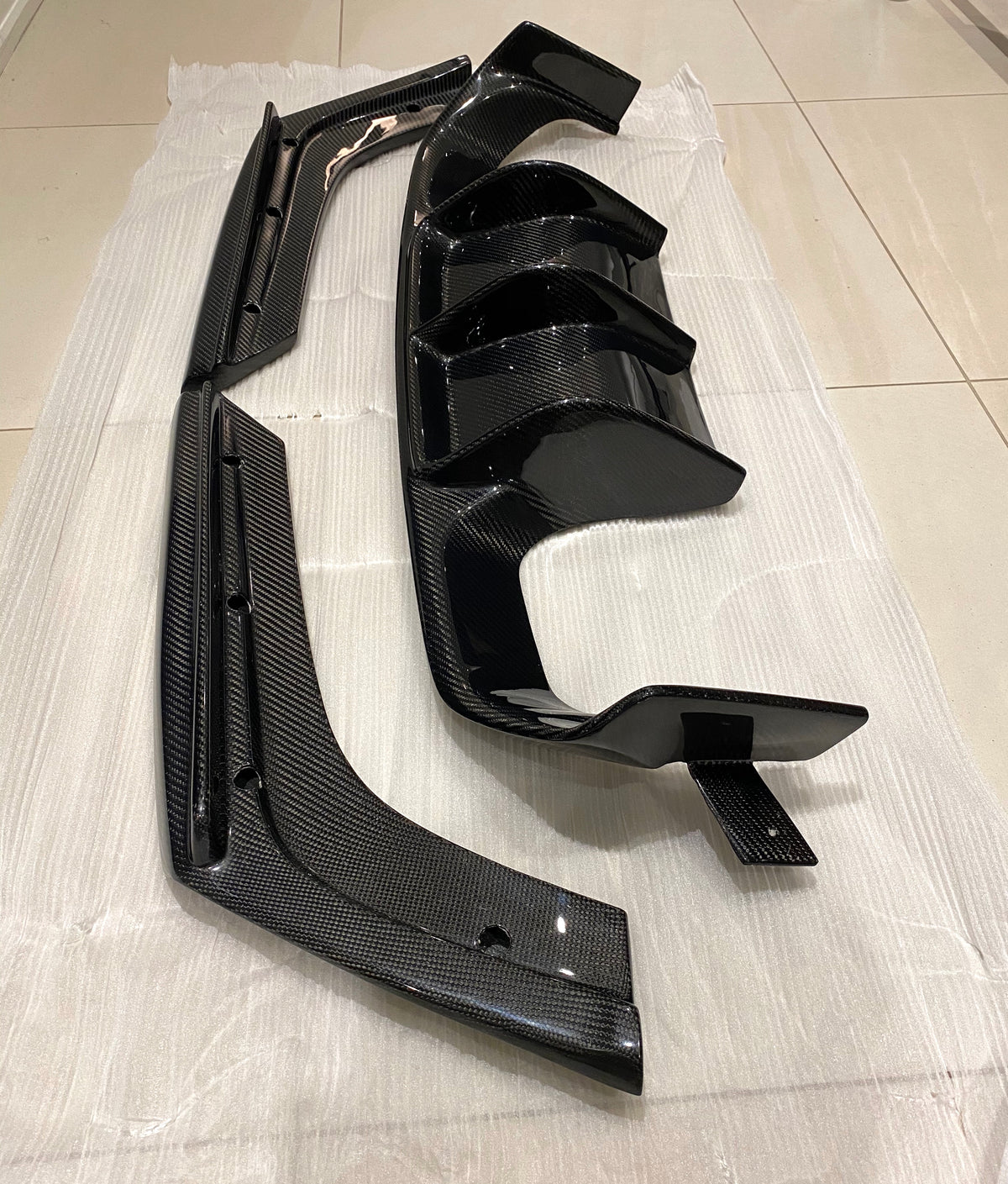Diffuseur arrière en fibre de carbone style Vorsteiner pour BMW F82 M4, F83 M4 et F80 M3 