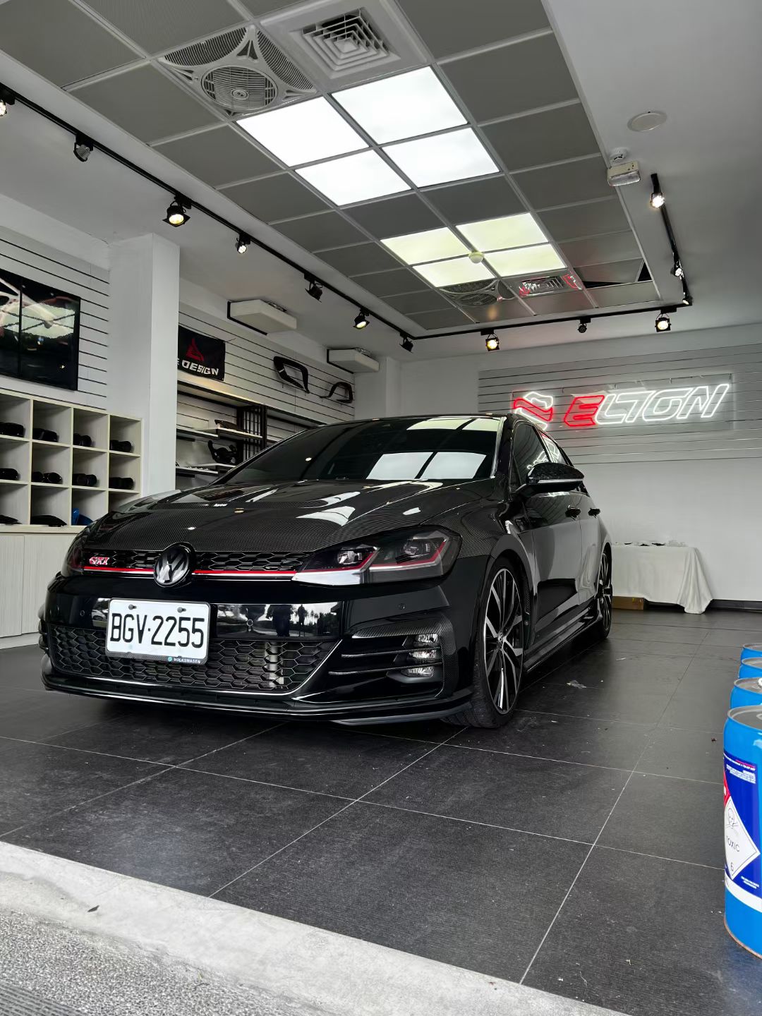 Volkswagen Golf R/GTI Carbon Fiber Hood Karbel Design MK7/7.5 2013-21