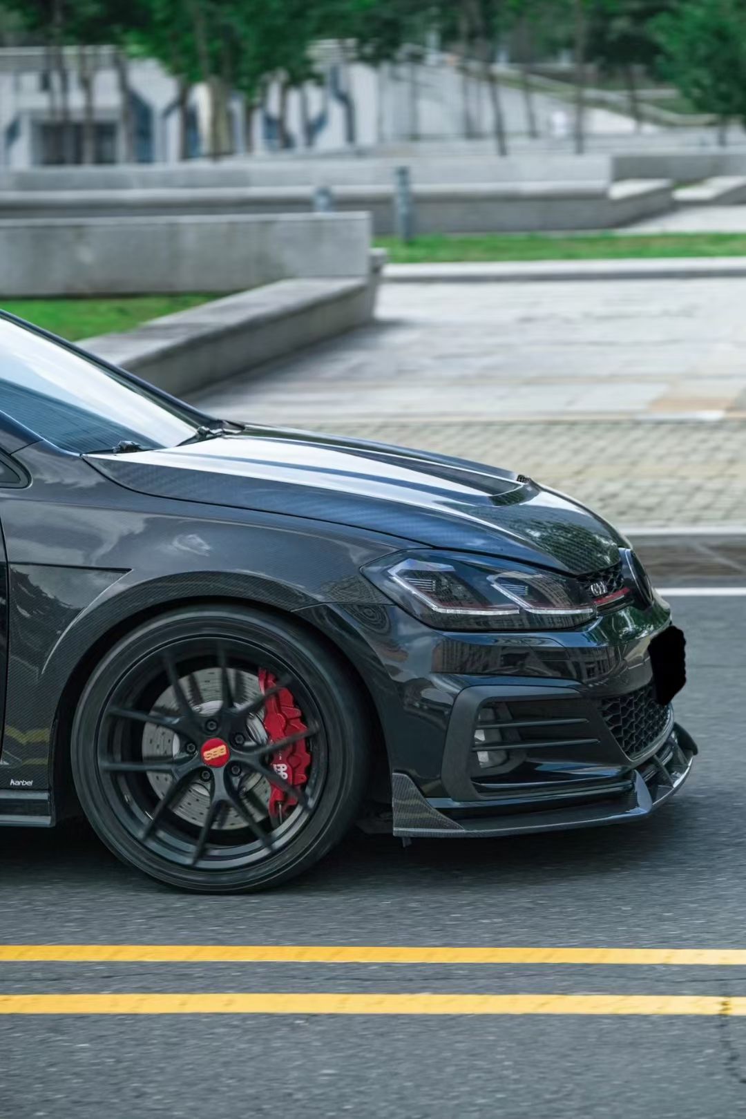 Volkswagen Golf R/GTI Carbon Fiber Fenders Karbel Design Mk7.5 2017-21